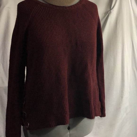 Cozy knitted burgundy Sweater laced up at hips Knitted sweater, long sleeve - Picture 2 of 11